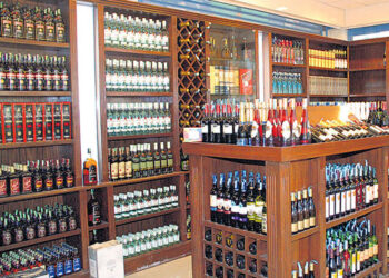 দোলপূর্ণিমায় লক্ষ্মীলাভ !  ২০০ কোটি টাকার মদ বিক্রি রাজ্যের।