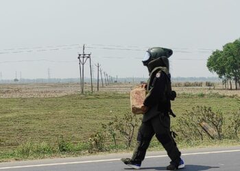 গোটা জেলা জুড়ে বারুদের ভাণ্ডার !  ৫২ টি বোমা, ১০ টি আগ্নেয়াস্ত্র ও ৩৫ টি গুলি সহ গ্রেপ্তার ৯৩ জন, আতংক।