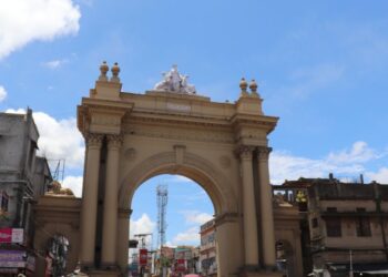 করোনা ধাক্কা কাটিয়ে জেলার উন্নয়নে জোর, ত্রিস্তরীয় পঞ্চায়েত কার্যকর্তাদের নিয়ে বৈঠকে পূর্ববর্ধমান জেলা প্রশাসন।