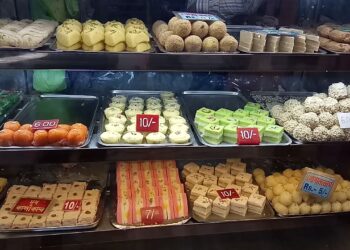 পেট্রোপণ্যের মূল্যবৃদ্ধি ও অর্ডার না থাকায় নববর্ষেও চরম ক্ষতির মুখে মিষ্টান্ন ব্যবসায়ীরা।