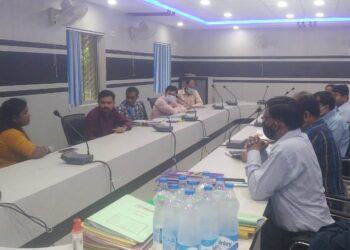 ১০০ দিনের কাজে ‘গরমিল’ হওয়া পঞ্চায়েতগুলি নিয়ম মেনে চলছে কিনা,খতিয়ে দেখতে কেন্দ্রীয় প্রতিনিধিদল।